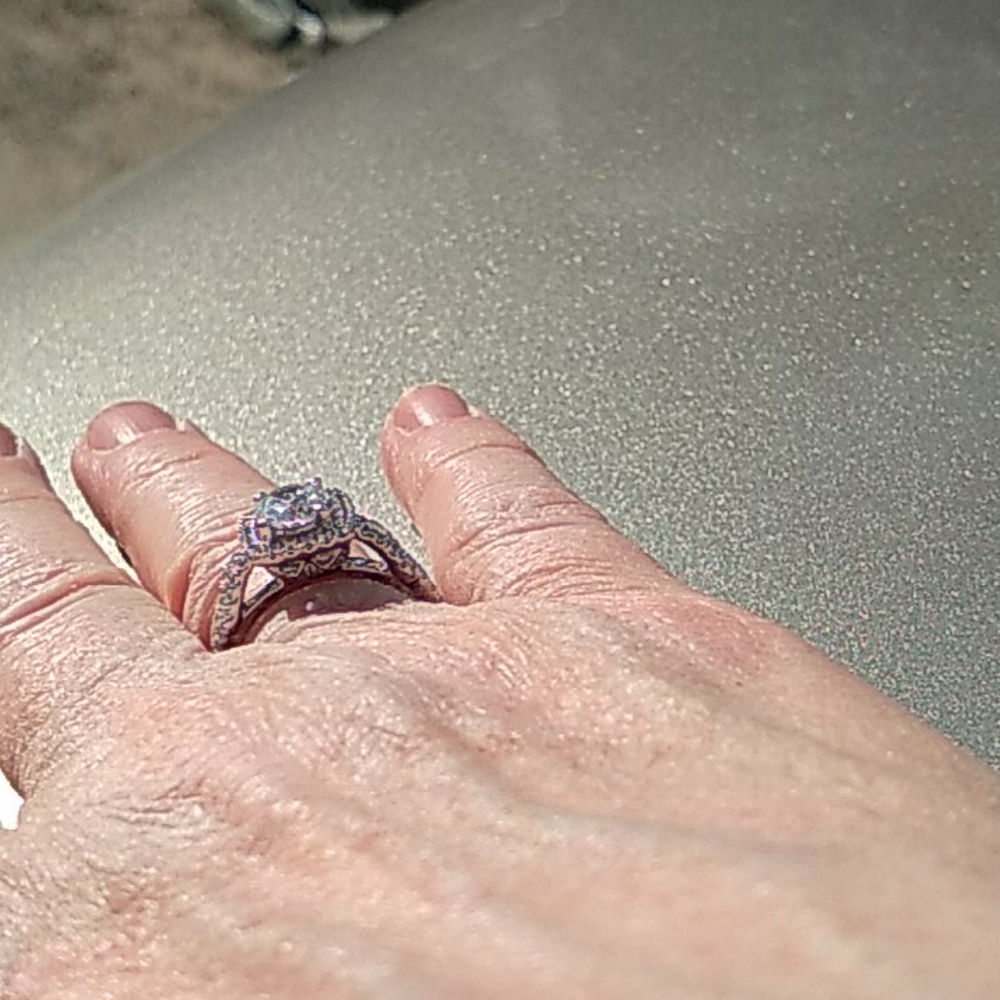 New 1.90 ctw halo engagement ring - Picture 7 of 8